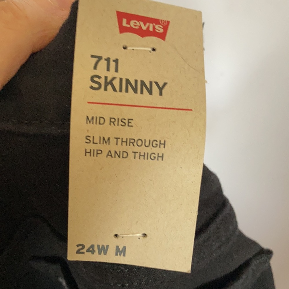 Levi’s 711 skinny distressed midrise jean w Levi’s sculpt hypersoft 24W - Picture 4 of 15